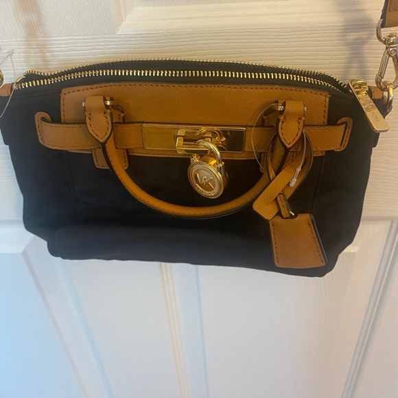 NWT Michael kors navy blue cross body and purse - Picture 4 of 6